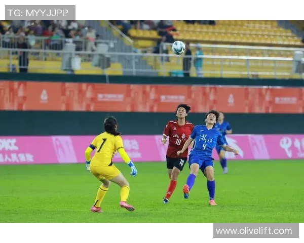 足球明星竖屏游戏视频带你体验真实赛场激情与精彩瞬间的完美结合